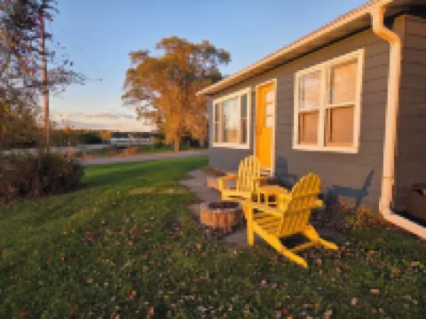 Lakeview Cottage With Perfect Sunsets