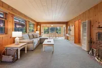 Mirror Pond 2 Bedroom Bungalow by Redawning