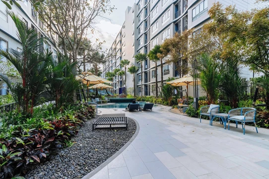 รูปภาพของคอนโด 2 ห้องนอน พร้อมสระว่ายน้ำและฟิตเนส ซี262