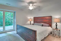 2 Mi to Sapphire Resort: Home w/ Hot Tub & Games! - que admiten mascotas