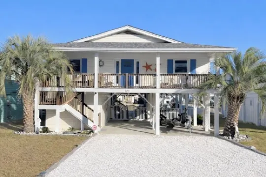Premiere Location! Canal Front, Dock, Easy Beach & Pier Access
