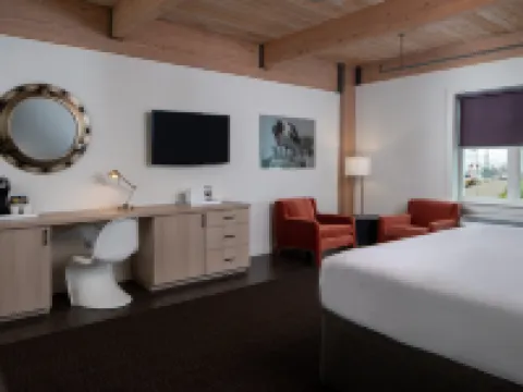 Harbor House Hotel and Marina at Pier 21 Hotels near Moody Mansion