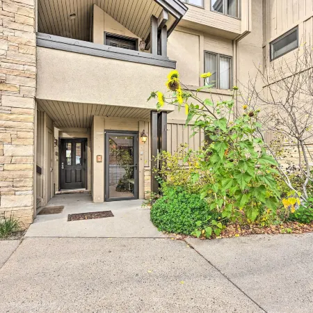Cozy Condo w/ View, Walk to Steamboat Ski Resort!