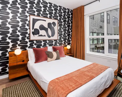 Elegant Oasis with Pool and Gym Hotels in Everett
