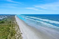 Oceanview Condo with Beach Access, Pool, Tennis Courts and Private Patio