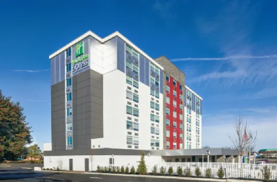 Holiday Inn Express RICHMOND - MIDTOWN by IHG Hotel berhampiran Daerah Fan