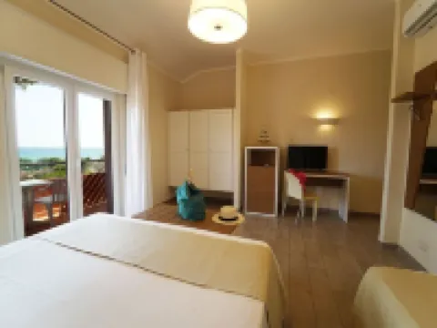 Fruit Village Crotone Casarossa Отели в г. 