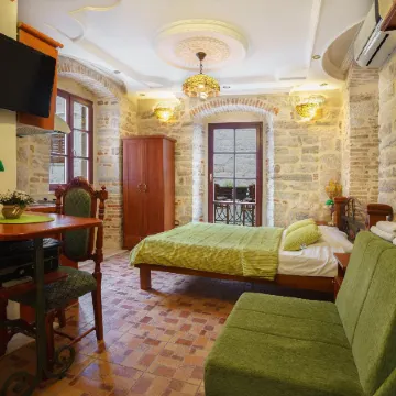 Apartments Wine House Old Town Отели в г. Котор