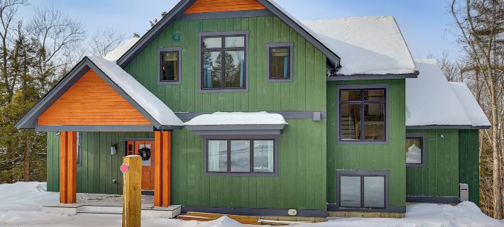 Luxe Mountain Home w/ Chefs Kitchen & Okemo Views Hotels in Windsor County