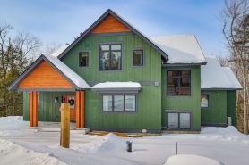Luxe Mountain Home w/ Chefs Kitchen & Okemo Views