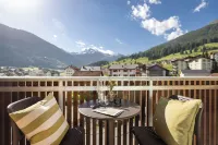 Jufa Hotel Savognin - Mountain view