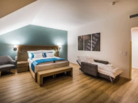 Kistücsök Food & Room Hotels in Balatonföldvári