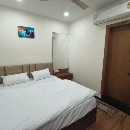 Hotel Shivaarambh Homestay