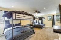 Townhome: Bunk Room for 6, Dry Bar Lounge Area - Apartments