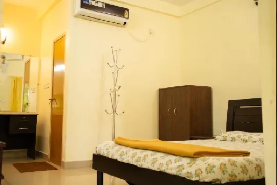 Palm Grove Service Villa