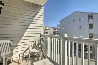 Walk to Beach & Dining! Ocean City Condo w/ Pool -  Appartamenti vacanze