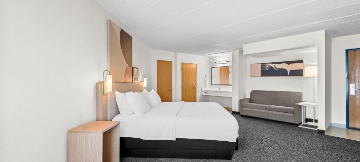 Spark by Hilton Cedar Falls Hotels in Cedar Falls