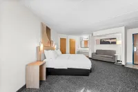 Spark by Hilton Cedar Falls - Pools