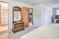 Pet-Friendly Rockaway Beach Home w/ Fire Pit! - 3 stjerner