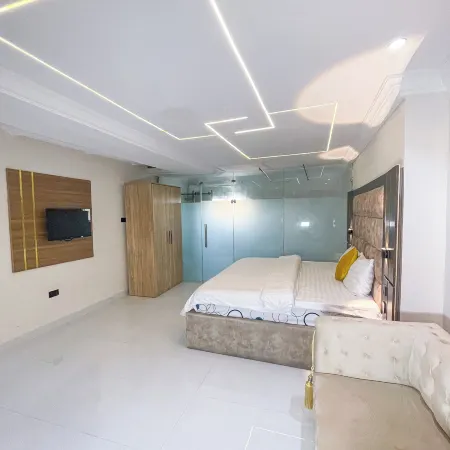 Oasis hotel and suites