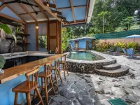 Hotel Casa del Arbol Manuel Antonio - Adults Only โรงแรมใกล้ท่าจอดเรือ Pez Vela