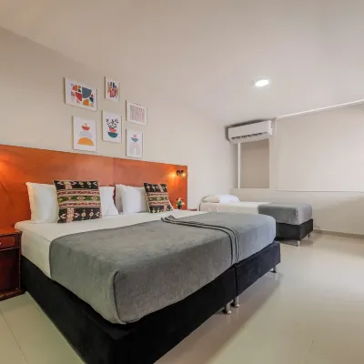 Hostel Dorado Plaza Getsemaní Hotels near La Matuna