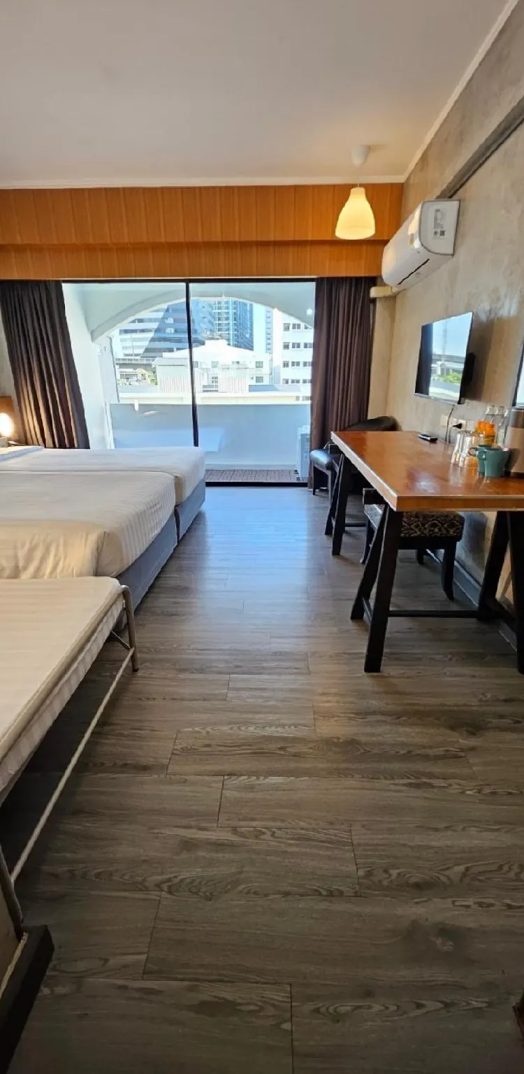 ห้องพักสำหรับสามท่านพร้อมระเบียง
