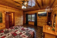 InCabinHeatedPool-JACUZZI-KingBeds- EV Charger - Sleeps20 Aracade EV3 - สระว่ายน้ำส่วนตัว