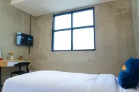 Behomy Crown Tangerang - 2-Star