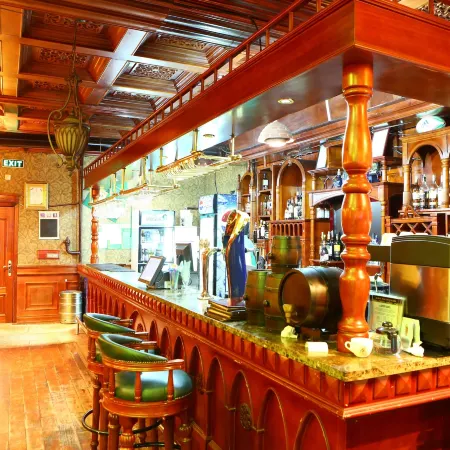 Royal House Hotel