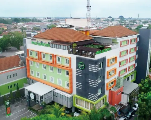 Pose in Solo by Wstay Hotels in Surakarta