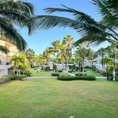 2br Apt 5 Guests Balcony With Pool View