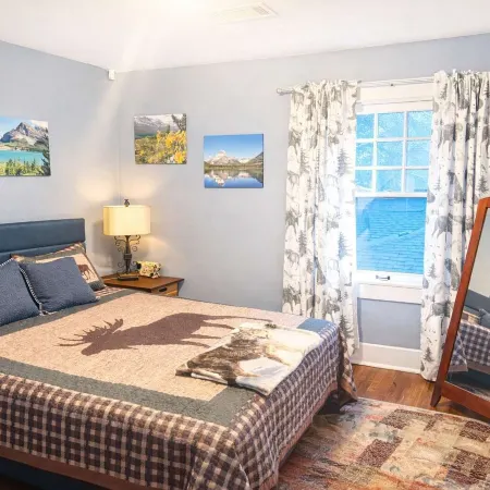 Best Location 5 BD Spacious Family Home- Indianapolis IN