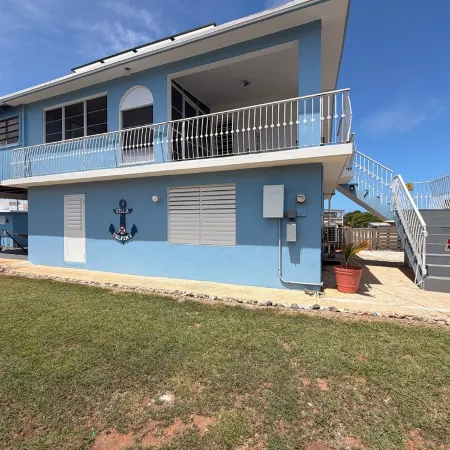 Delfin #1 - Relax & Recharge: Pool, Solar, Walk to the Beach