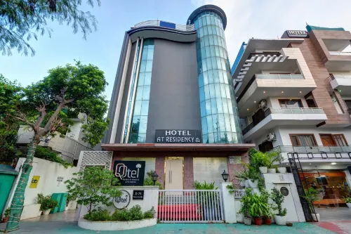 Hotel at Residency Kaushambi Couple Friendly - servizio colazione