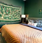 Pet Friendly Harry Potter Themed Two King Size Beds Cozy Mountain View’s!