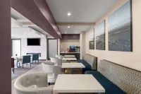 La Quinta Inn & Suites by Wyndham Fayetteville