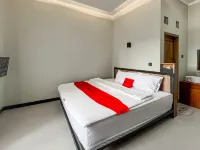 RedDoorz Syariah @ Tigadua Wonosobo Hoteles en Wonosobo