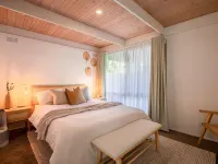 Sol Coastal Retreat - Outdoor Spa and Sauna Hotels in Rosebud