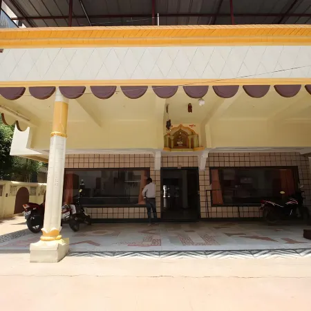 Hotel Sai Village