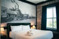 The Montgomery by Visit Apalach - 2-Star