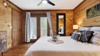 Secluded in the Smokies by Avantstay Sleeps 11 + Hot Tub + Game Room Ridge Views - Country Houses