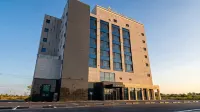 The Land Tourist Hotel - 2-Star