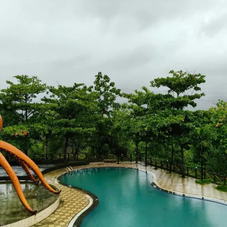 Heaven Hill Resort