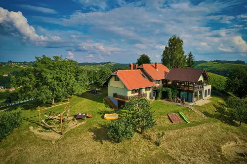 Holiday House Podhamer Marijan