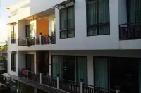 Kata Beachwalk Hotel and Bungalows