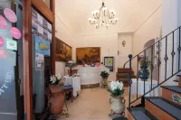 Penthouse in the historical center with sea view 5 minutes away from main square
