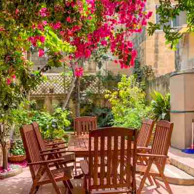 Bougainvillea Breeze & Marina View - Happy Rentals Hotel Exterior