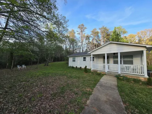 Charming Mountain Retreat with Fire Pit, Fenced Yard, Scenic Views, and Privacy. - 3성급