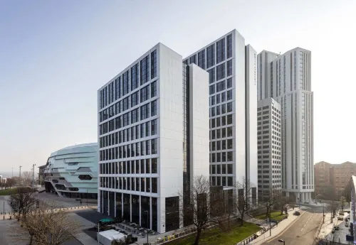 Student Only White Rose View - 2-Star